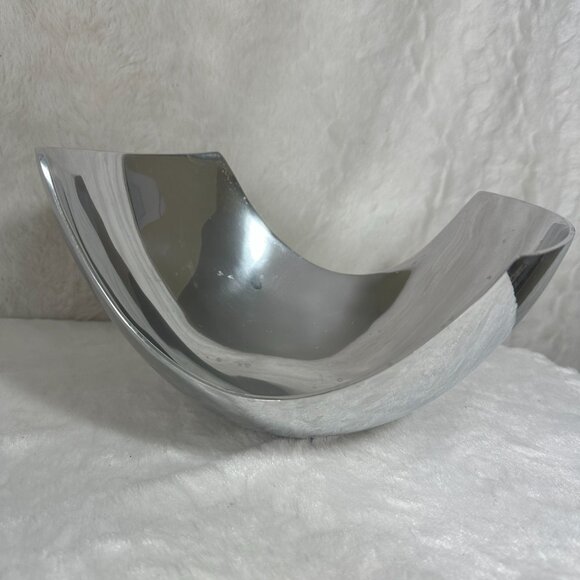 Set Of 2 Modern Silver Aluminum Modern Sculpture Centerpiece bowls Reflective - Picture 5 of 11